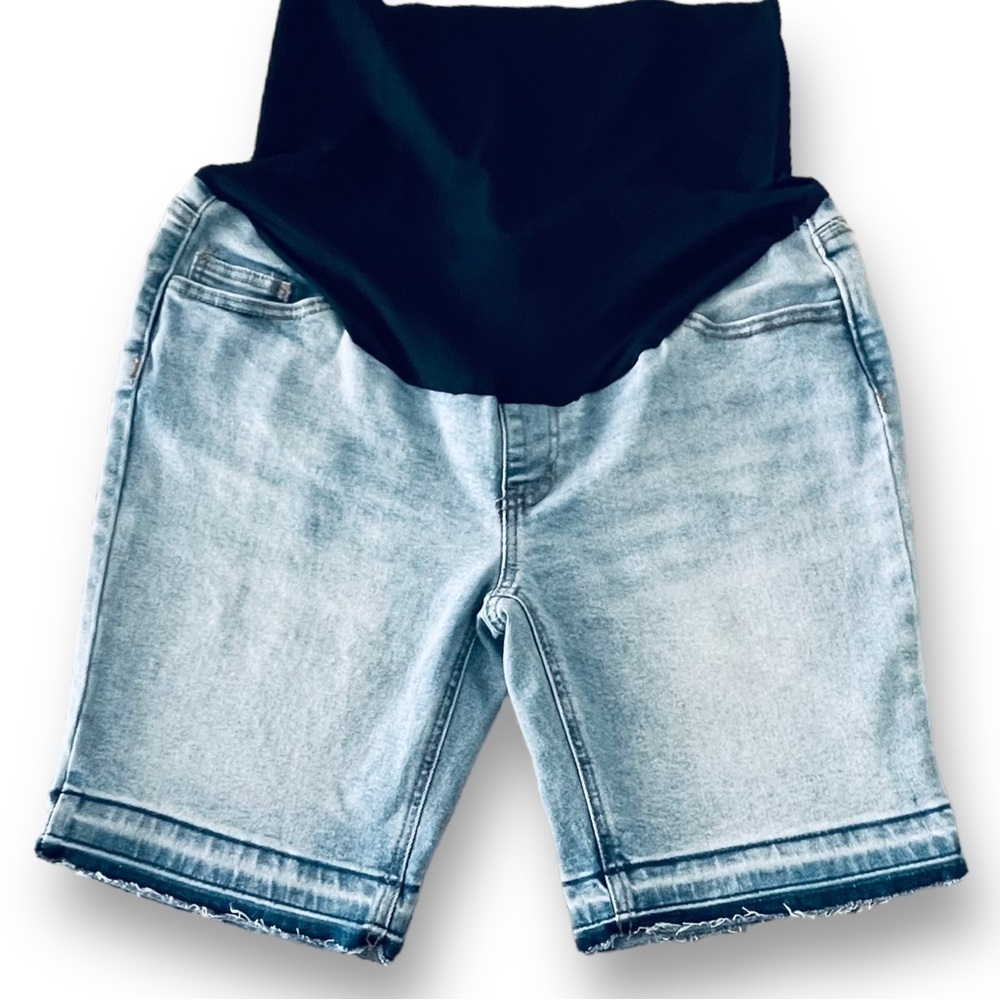 New Time And Tru Maternity Comfort Stretch Denim Raw Hem Bermuda Jean Shorts
